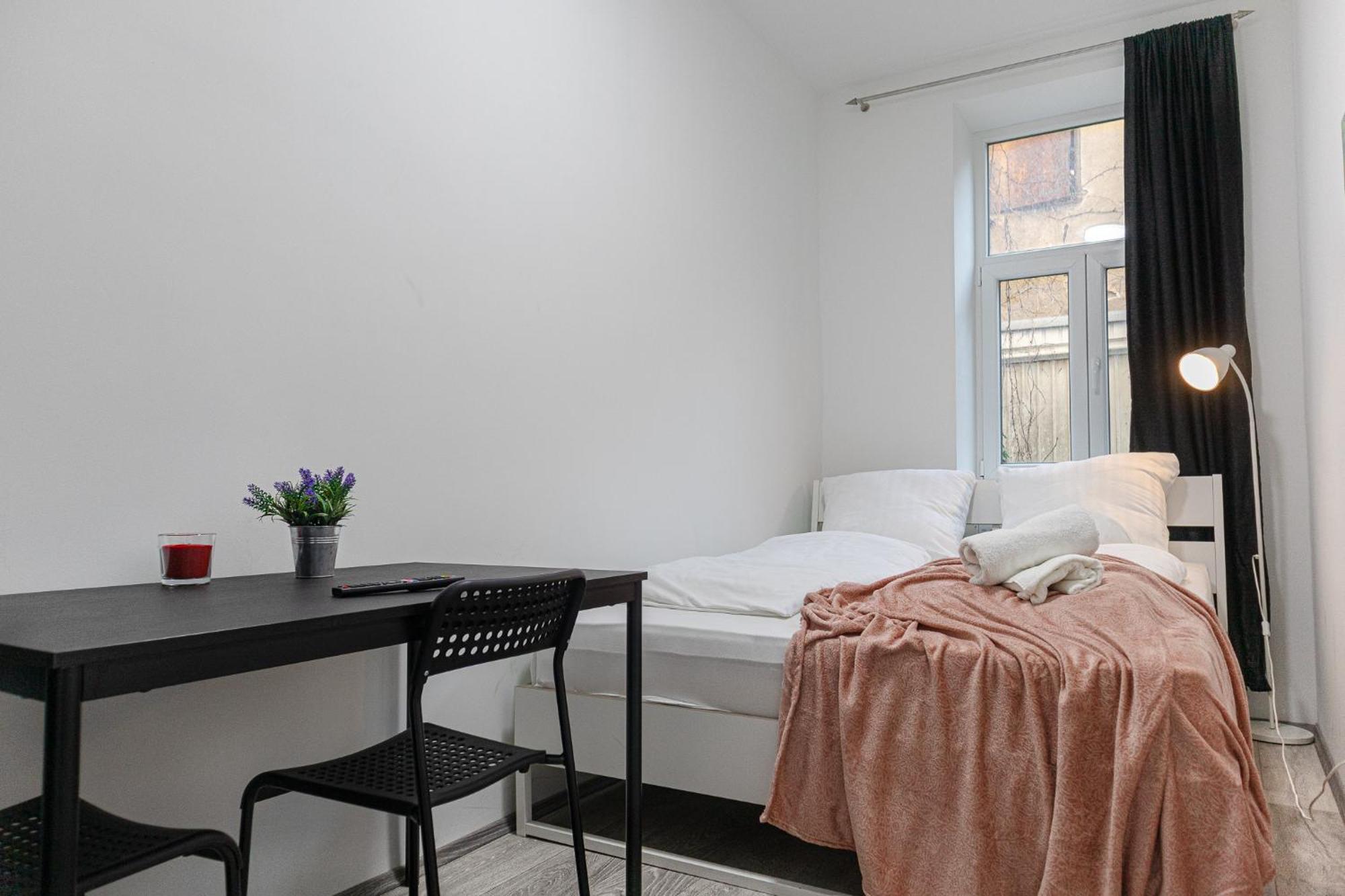 Affordable 5-Br Shared Apartment / Enkplatz U3 Getaway Wien Ngoại thất bức ảnh